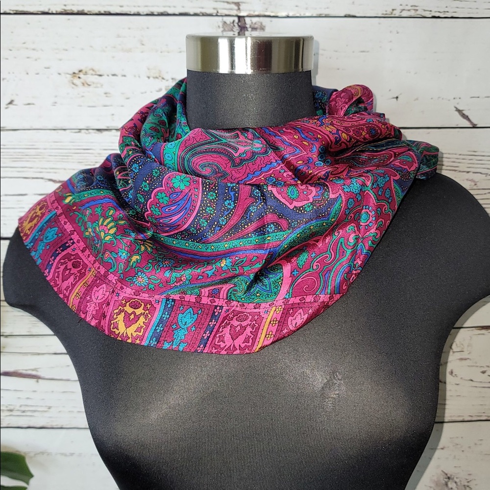 Vintage Specialty House Scarf